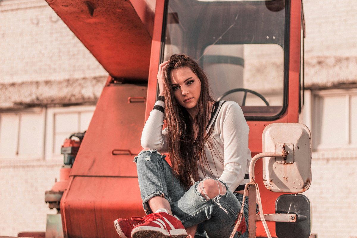 Laura R.